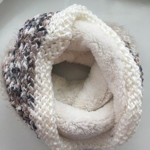 Fluffy foux fur scarf